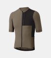 men-cycling-adventure-jersey-darkolive-odyssey-front-pedaled.jpg