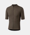 men-cycling-jersey-merino-turkishcoffee-essential-front-pedaled.jpg