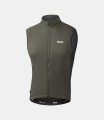 men-cycling-insulated-vest-grey-polartec-essential-front-pedaled.jpeg