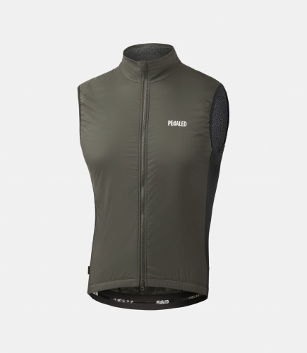 men-cycling-insulated-vest-grey-polartec-essential-front-pedaled.jpeg