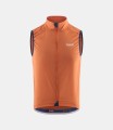men-cycling-vest-windproof-orange-essential-front-pedaled.jpeg