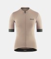women-cycling-jersey-desert-essential-front-pedaled.jpeg