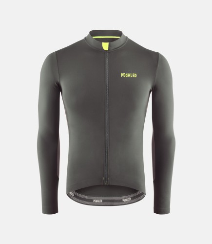 men-cycling-long-sleeve-jersey-dark-grey-element-front-pedaled.jpeg