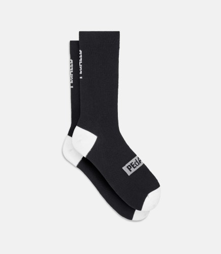 cycling-socks-primaloft-black-element-front-pedaled.jpeg