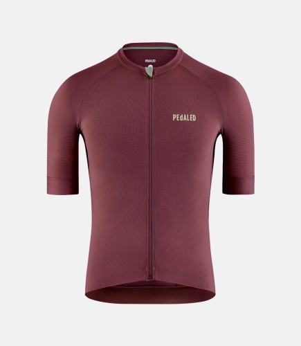 men-cycling-lightweight-jersey-burgundy-element-front-pedaled.jpeg