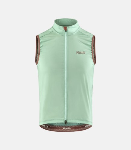 men-cycling-vest-windproof-light-green-element-front-pedaled.jpeg