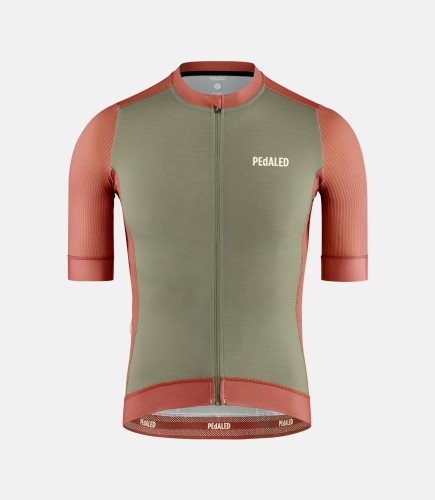 men-cycling-jersey-brick-red-element-front-pedaled.jpeg