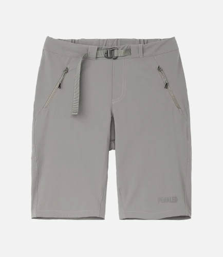 men-mtb-shorts-grey-yama-front-pedaled.webp