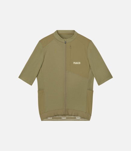 men-merino-jersey-military-green-odyssey-front-pedaled.jpg