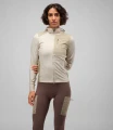 27WJHOD04PE_04_women-cycling-hooded-jersey-beige-odyssey-total-body-front-pedaled.webp