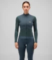 W7WMJOD71PE_02_women-cycling-jersey-windblock-long-sleeve-dark-slate-odyssey-total-body-front-pedaled.webp